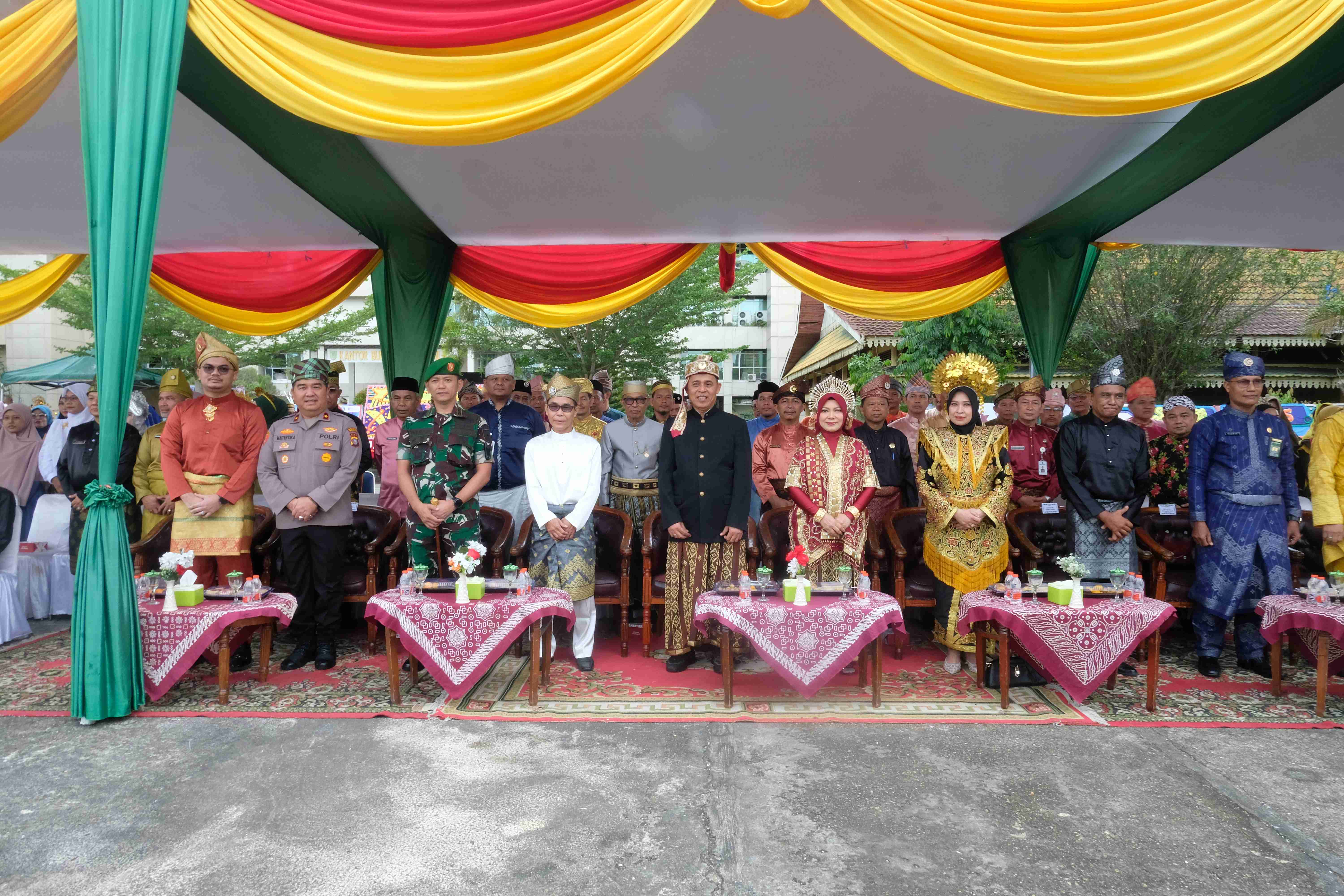 Wakil Ketua Komisi IV Hadiri Upacara Hardiknas 2026 di Indragiri Hilir