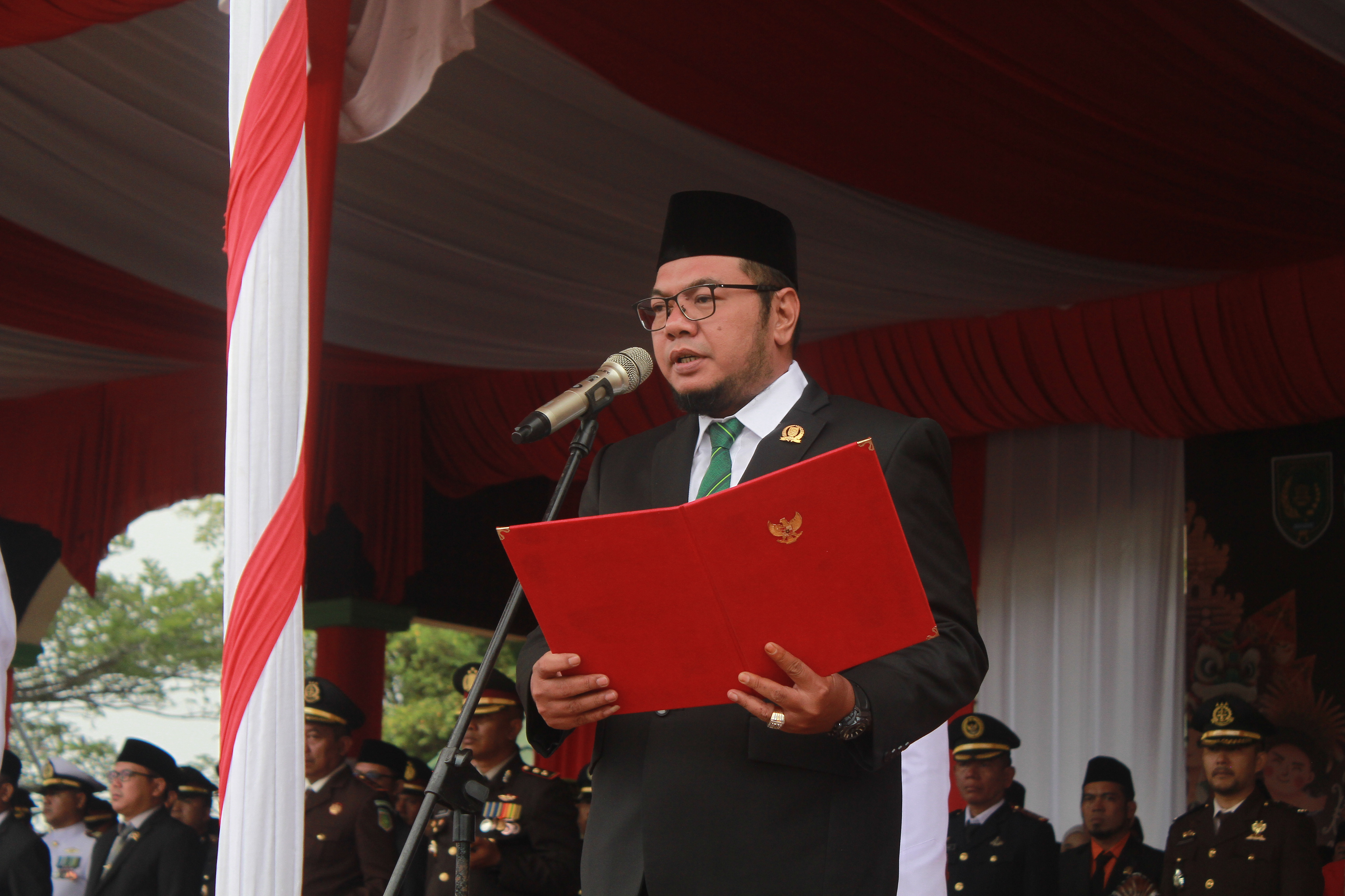 Ketua DPRD Inhil Iwan Taruna Hadiri Upacara HUT ke-81 Kemerdekaan RI dan Bacakan Teks Proklamasi