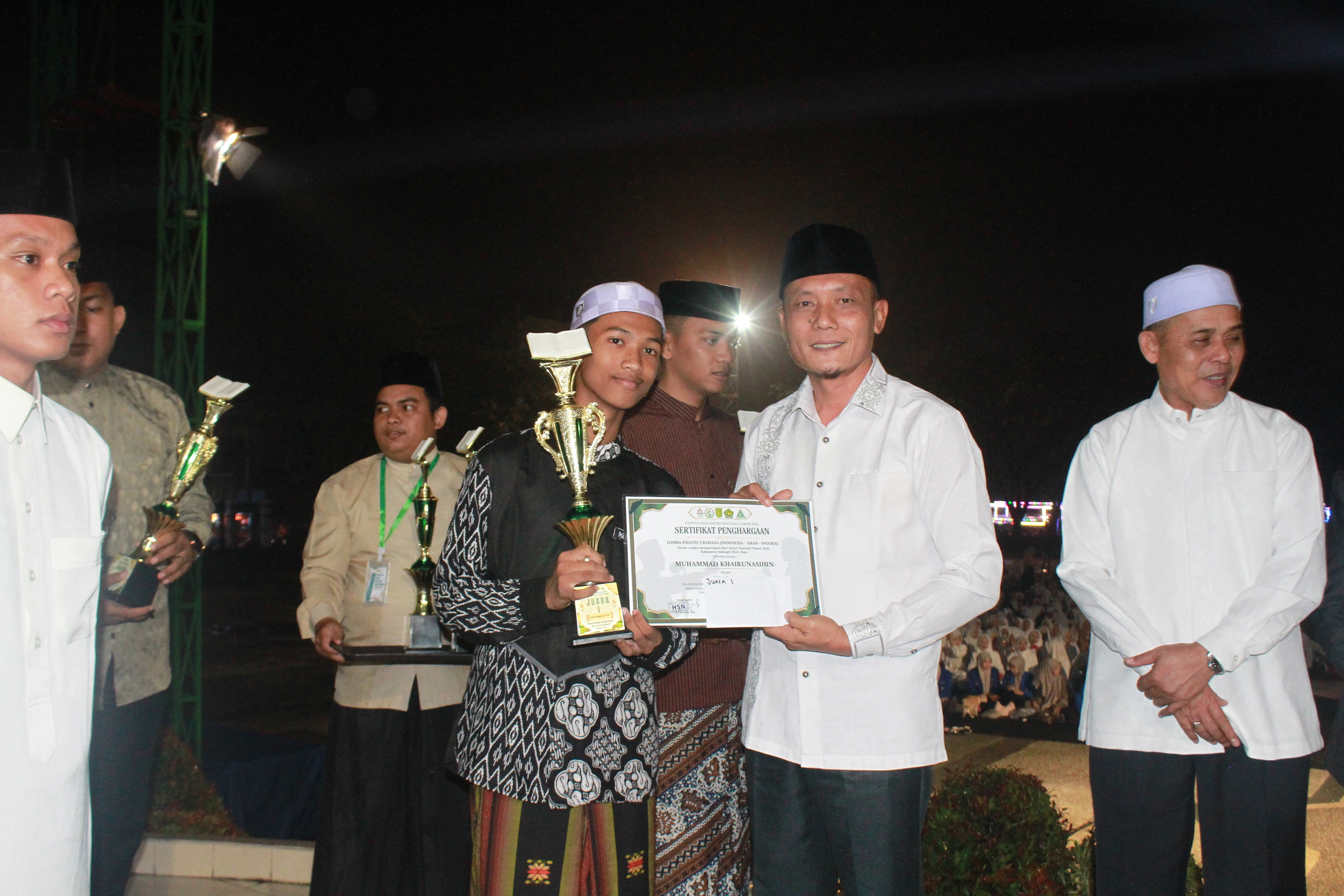 WAKIL KETUA II DPRD INHIL ASMADI, SH HADIRI TABLIGH AKBAR PERINGATAN HARI SANTRI TAHUN 2026